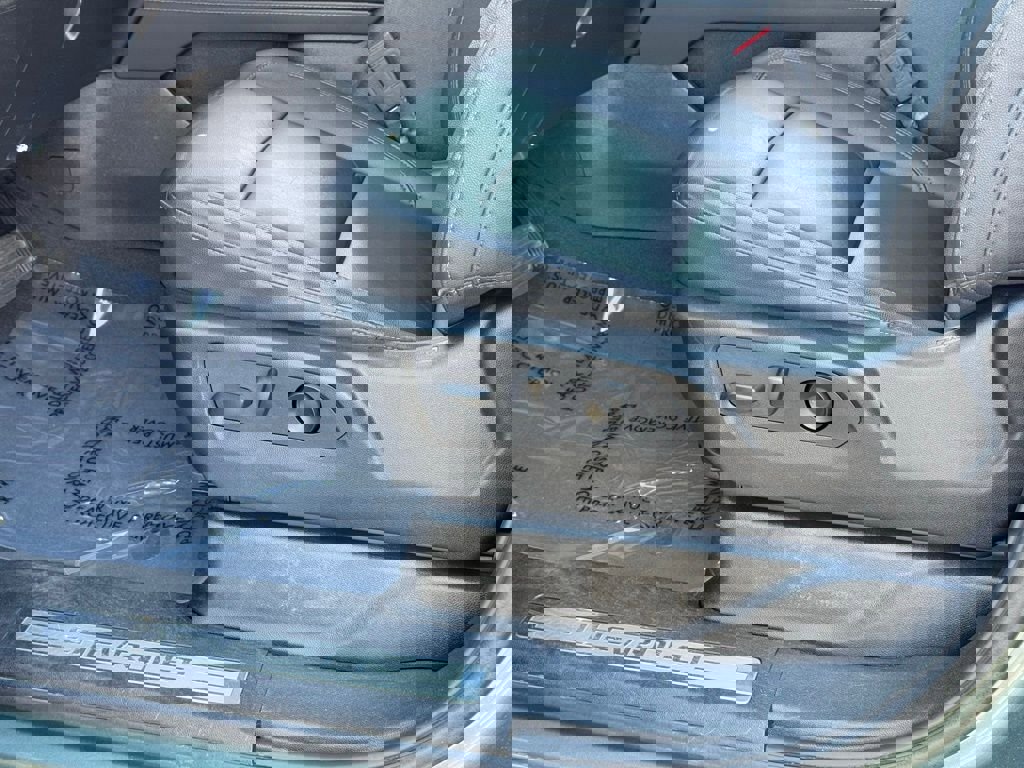 Used 2024 Chevrolet Suburban LT image 24