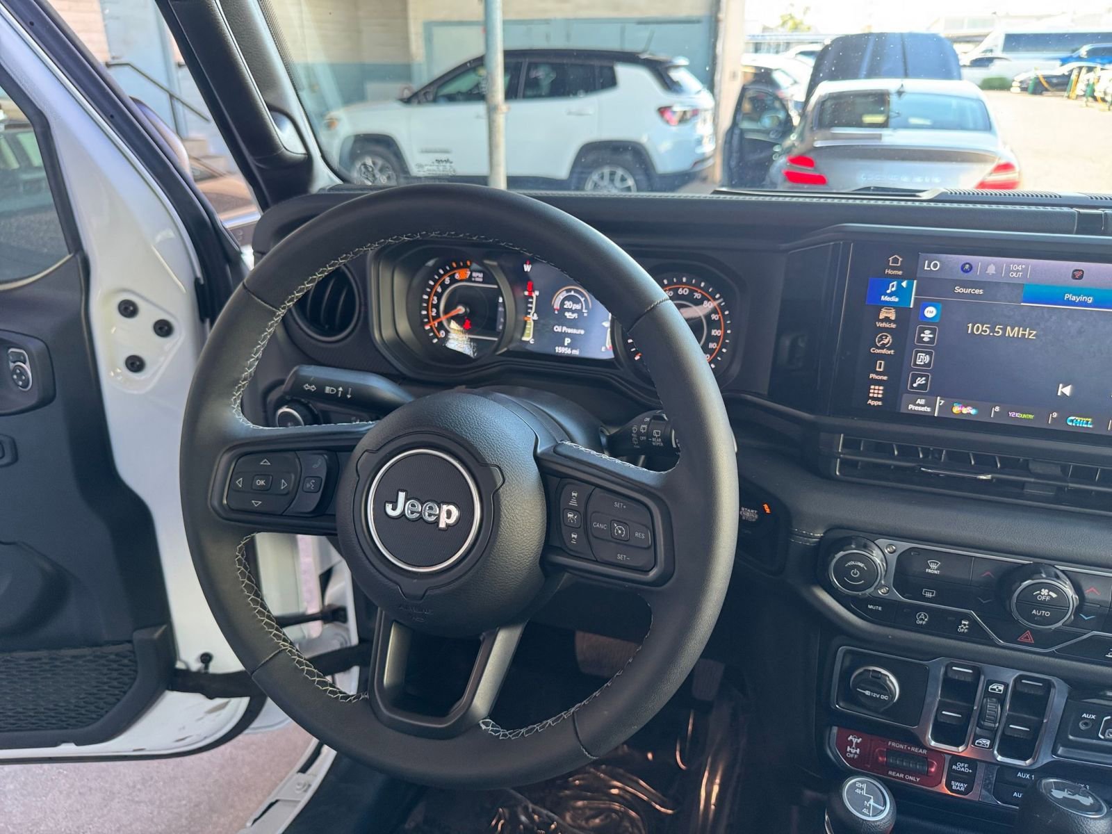 Used 2025 Jeep Wrangler Unlimited Rubicon image 34