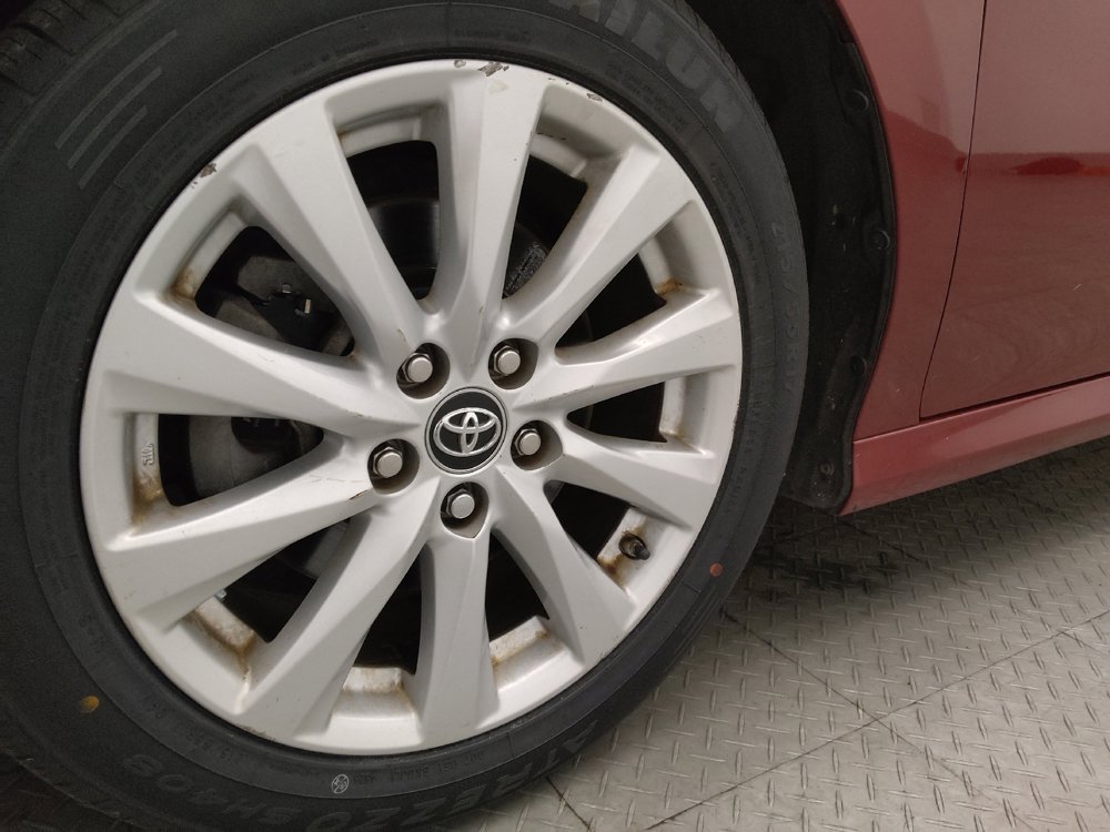 Used 2019 Toyota Camry LE image 31