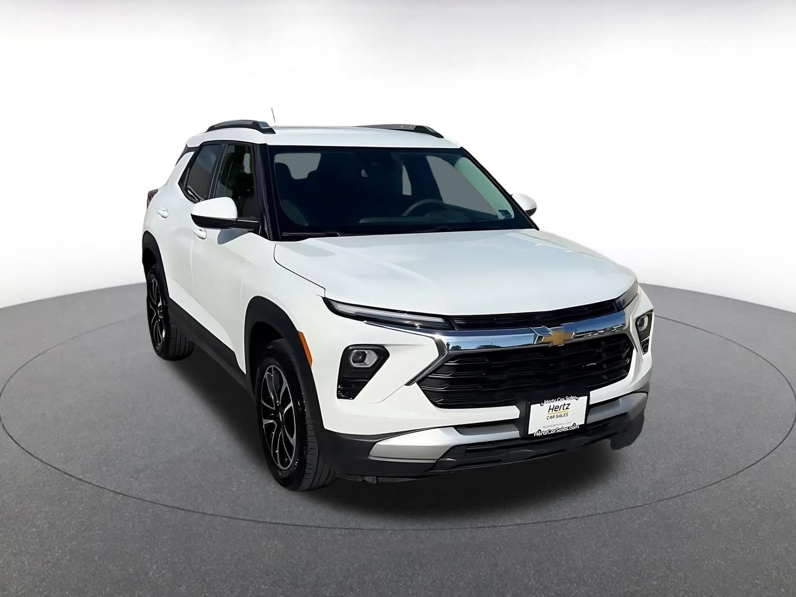 Used 2025 Chevrolet TrailBlazer LT FWD image 3