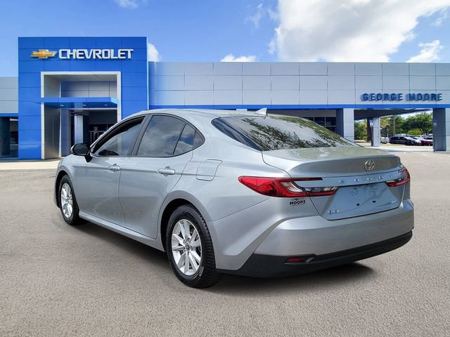 Used 2025 Toyota Camry LE FWD image 3