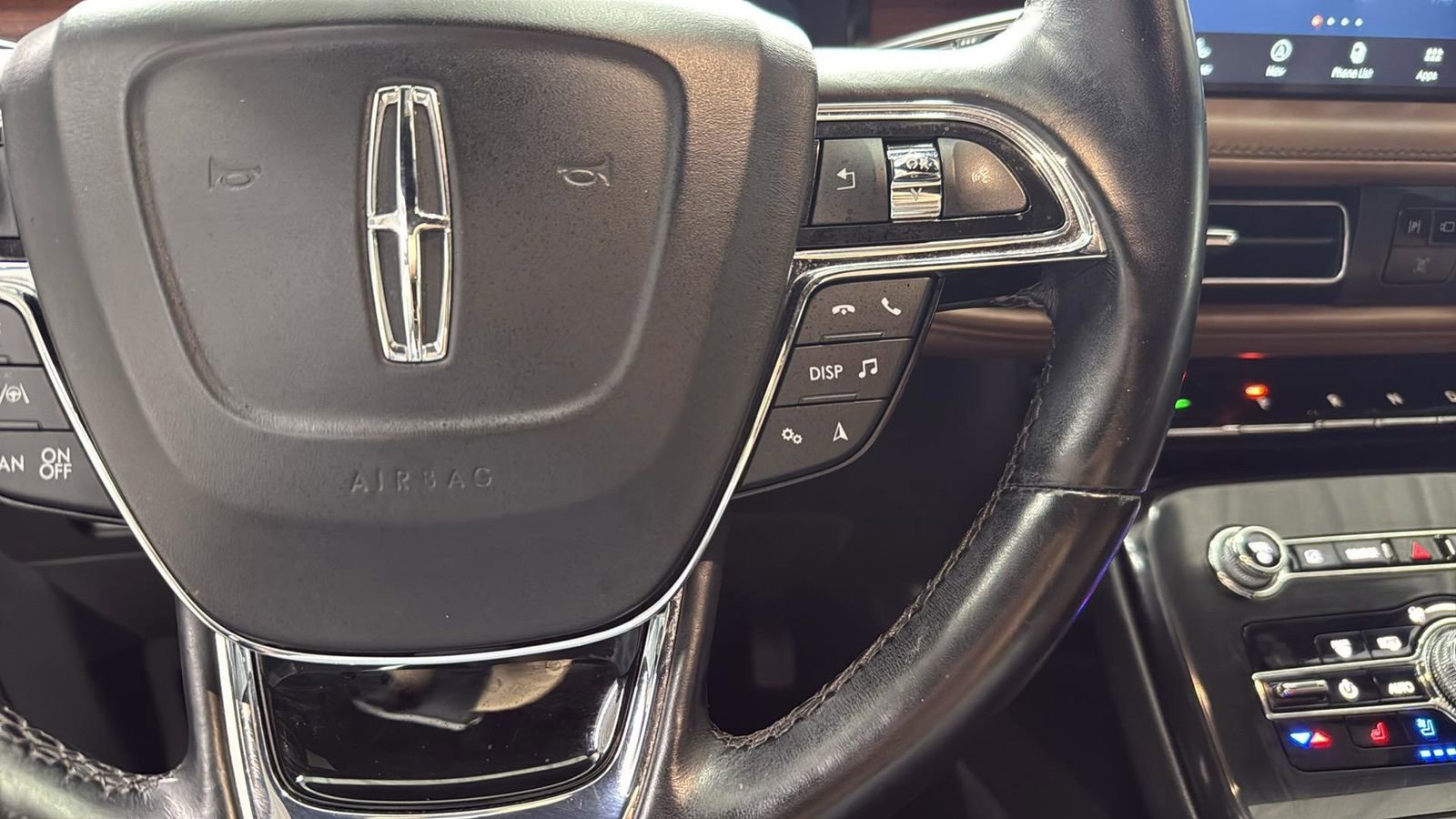 Certified 2022 Lincoln Nautilus Reserve w/ Equipment Group 201A image 16