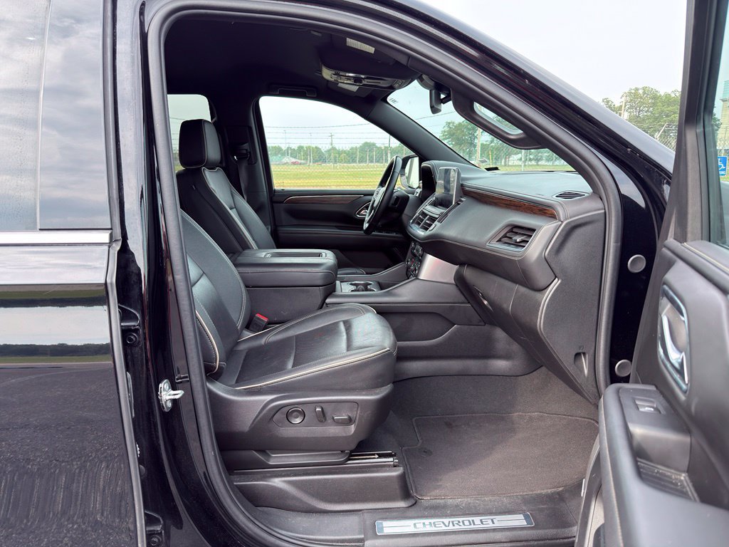 Used 2024 Chevrolet Tahoe Premier AWD/4WD image 8