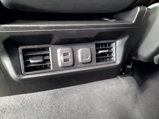 Used 2021 Chevrolet Silverado 1500 LT RWD image 13