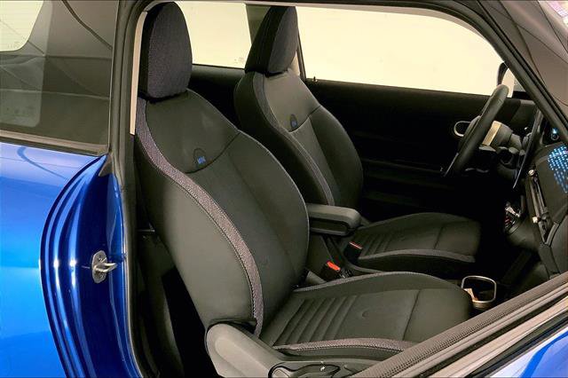 Certified 2025 MINI Cooper 2-Door Hardtop image 6