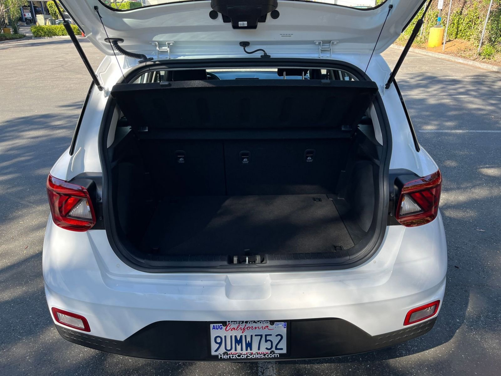 Used 2025 Hyundai Venue SEL image 31