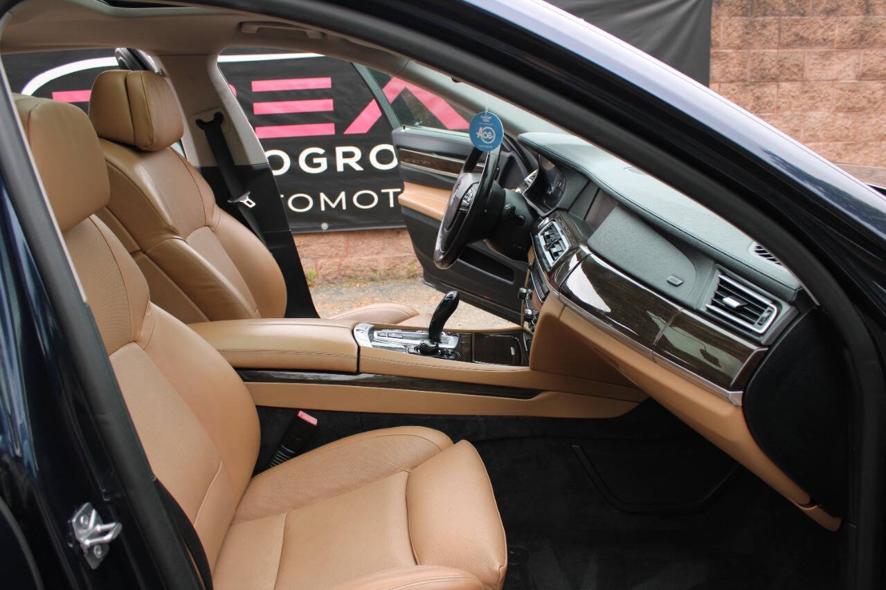 Used 2011 BMW 750Li xDrive AWD/4WD image 9