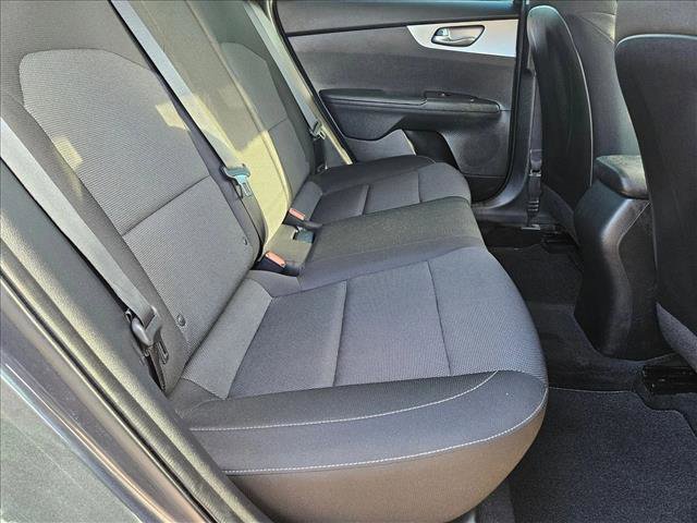 Used 2022 Kia Forte LXS FWD image 18