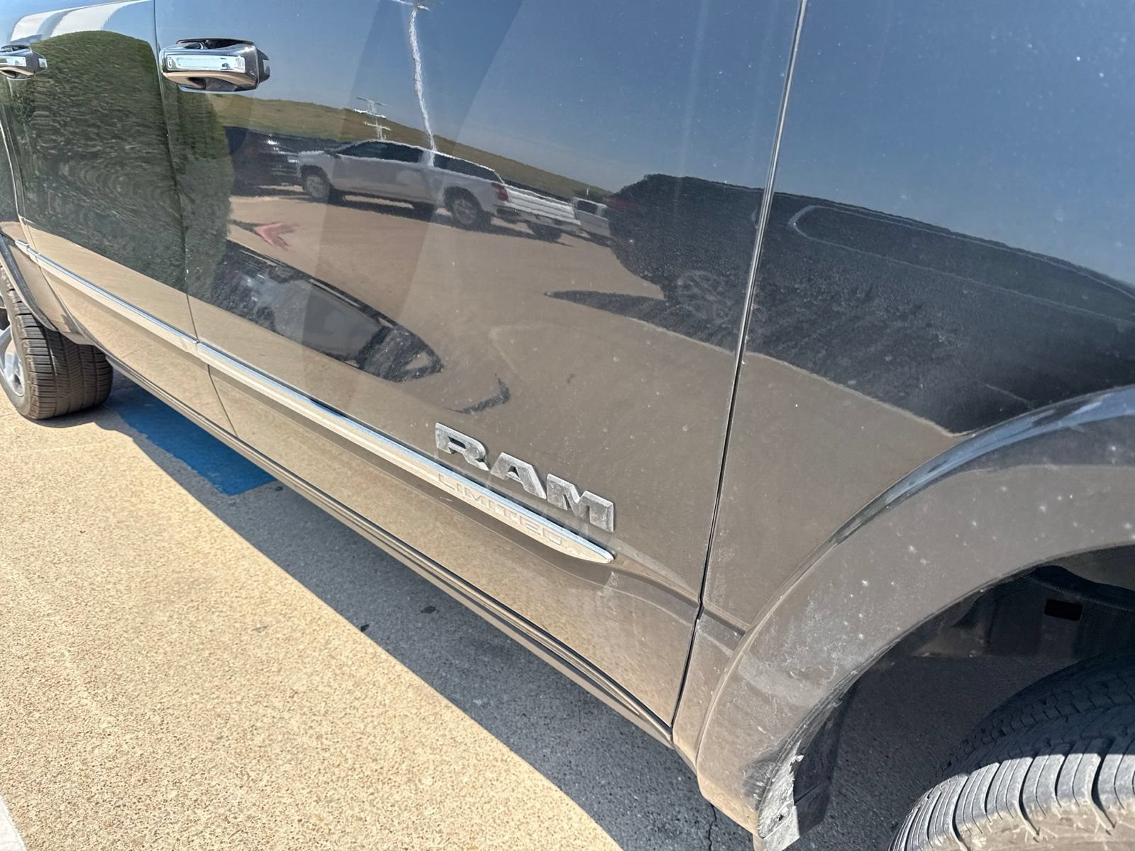 Used 2019 RAM 1500 Limited w/ Advanced Safety Group RWD image 7