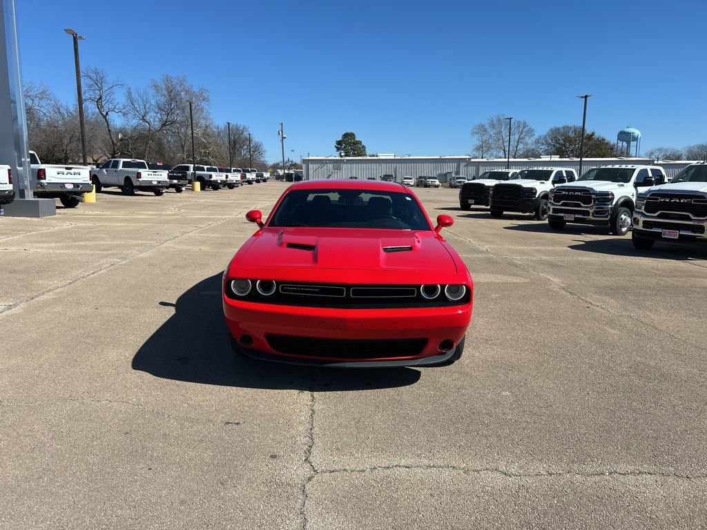Used 2022 Dodge Challenger SXT image 5