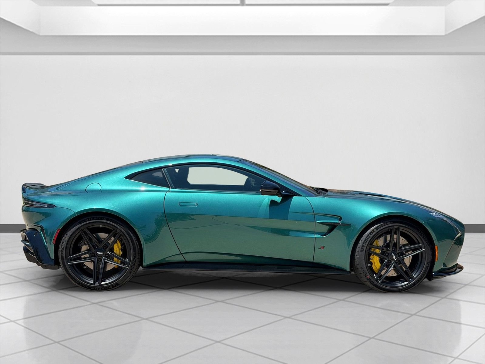 New 2026 Aston Martin V8 Vantage S RWD image 9