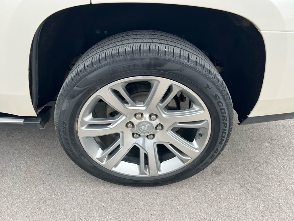 Used 2015 Cadillac Escalade Premium image 13