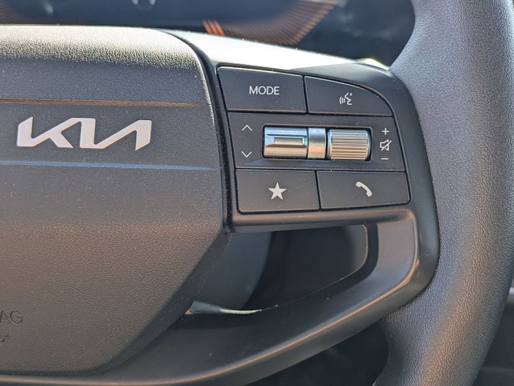 Used 2025 Kia K4 FWD image 18