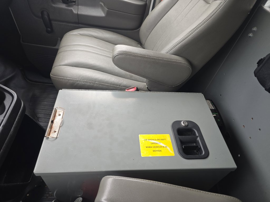 Used 2013 Chevrolet Express 2500 image 28