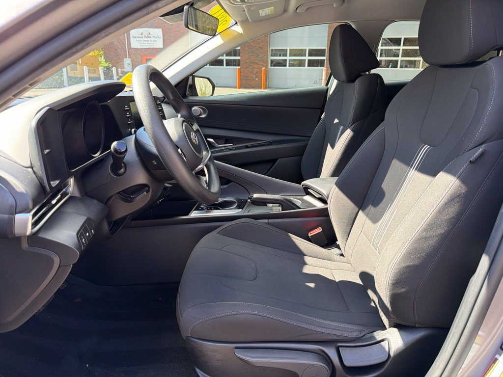 Used 2021 Hyundai Elantra SEL FWD image 15