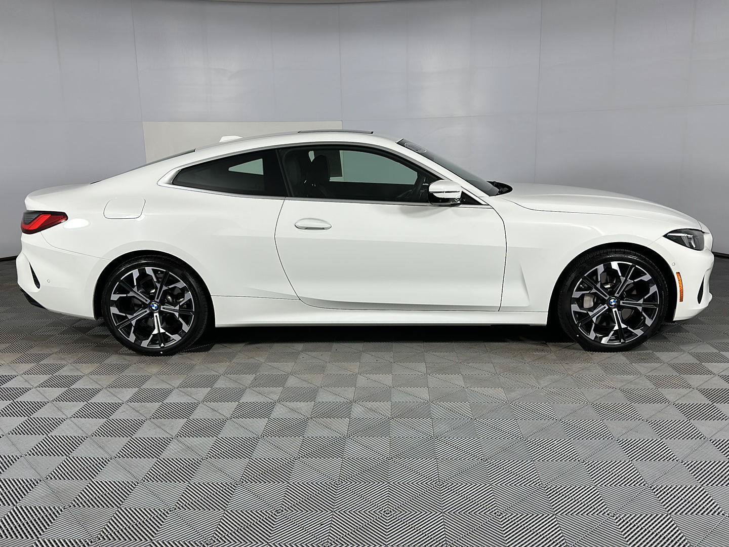 New 2026 BMW 430i xDrive Coupe w/ Premium Package AWD/4WD image 29