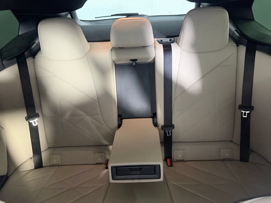 Used 2024 BMW iX xDrive50 w/ Premium Package AWD/4WD image 30