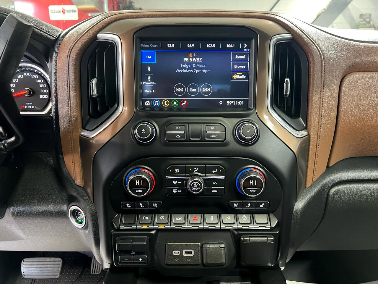 Used 2019 Chevrolet Silverado 1500 High Country image 21