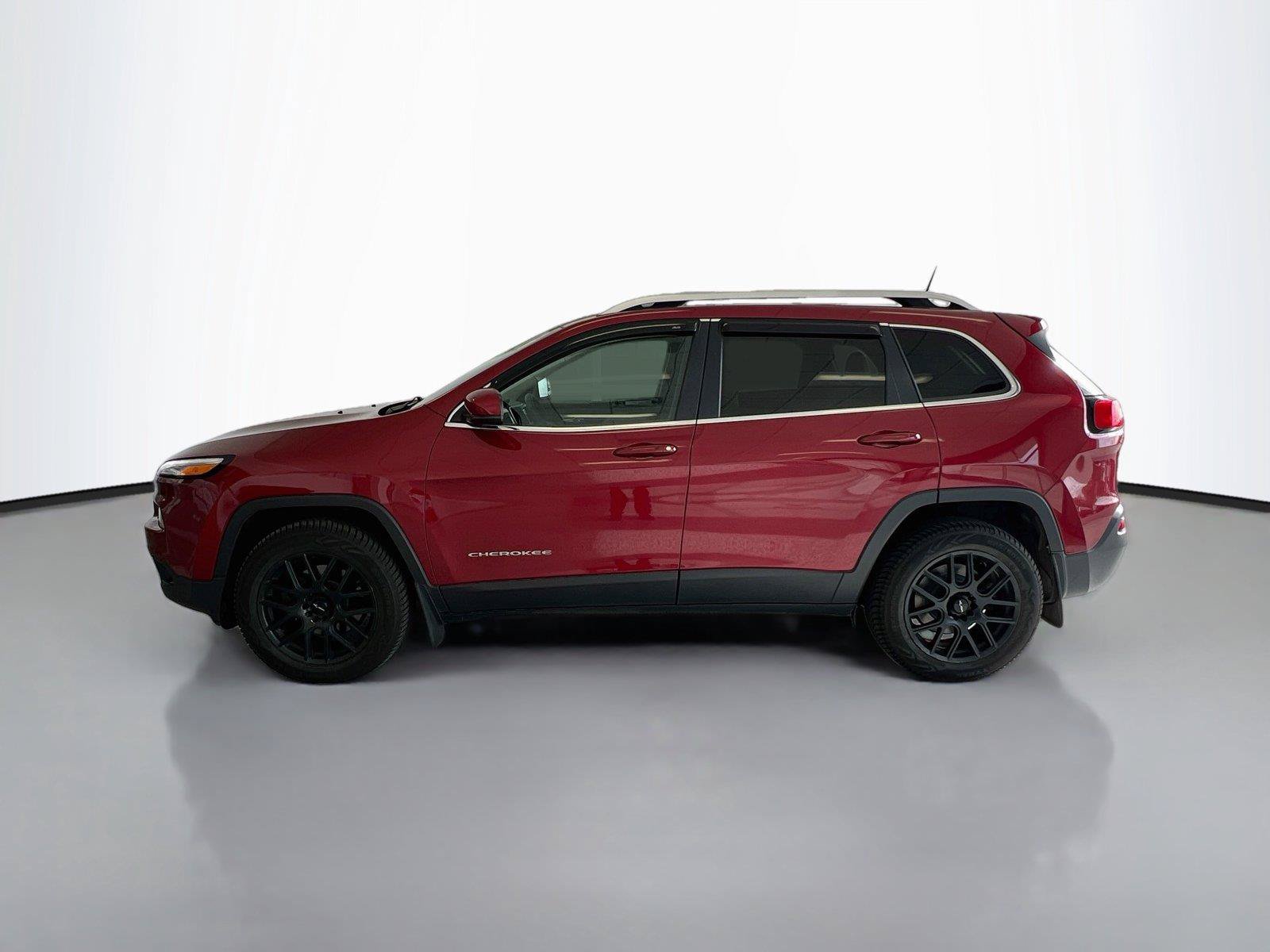 Used 2016 Jeep Cherokee Limited w/ Trailer Tow Group AWD/4WD image 8