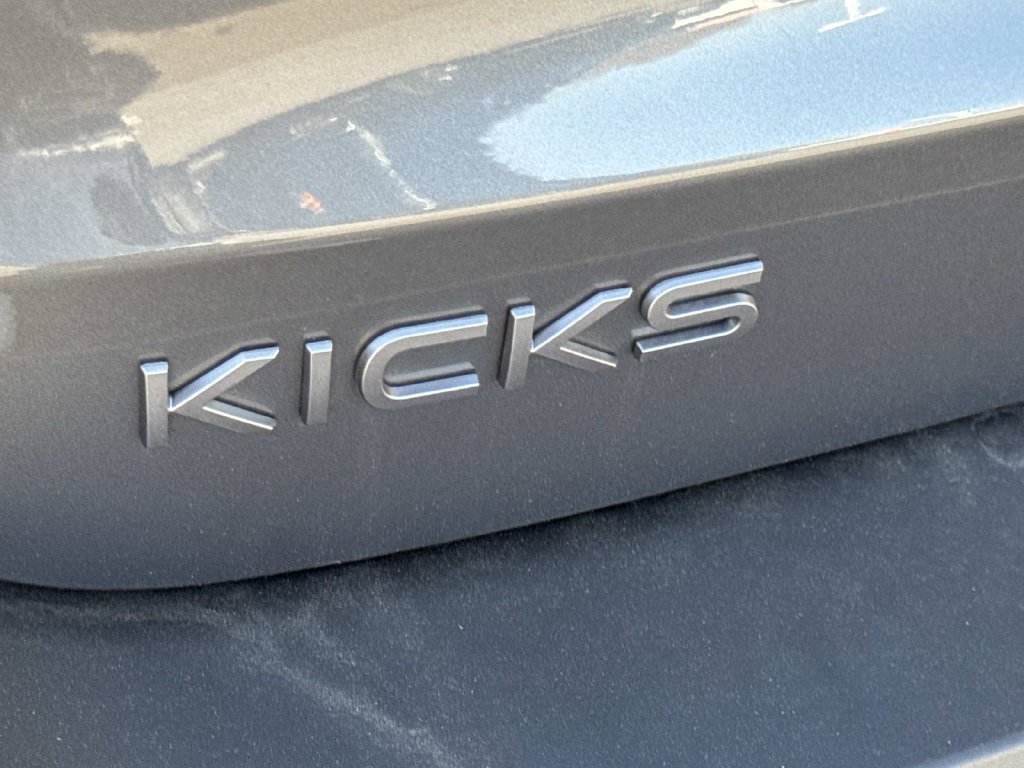 Used 2025 Nissan Kicks SV FWD image 7