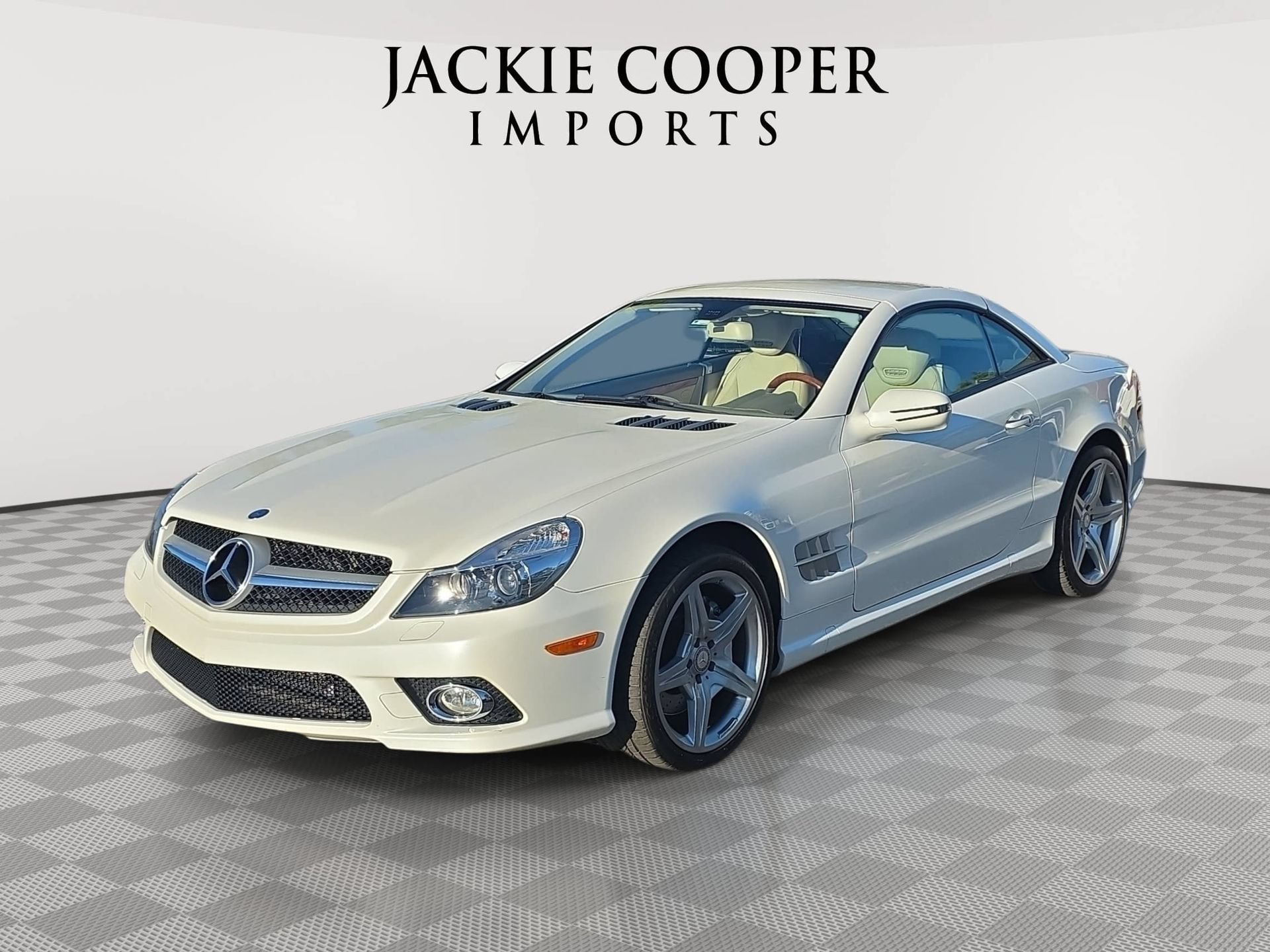 Used 2011 Mercedes-Benz SL 550 image 1