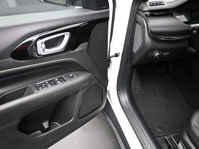 New 2026 Jeep Compass Latitude image 14