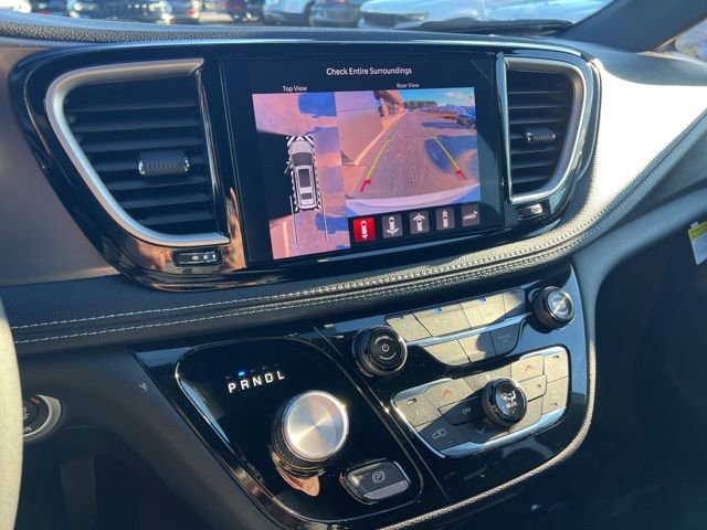 New 2026 Chrysler Pacifica Select w/ S Appearance Package image 15