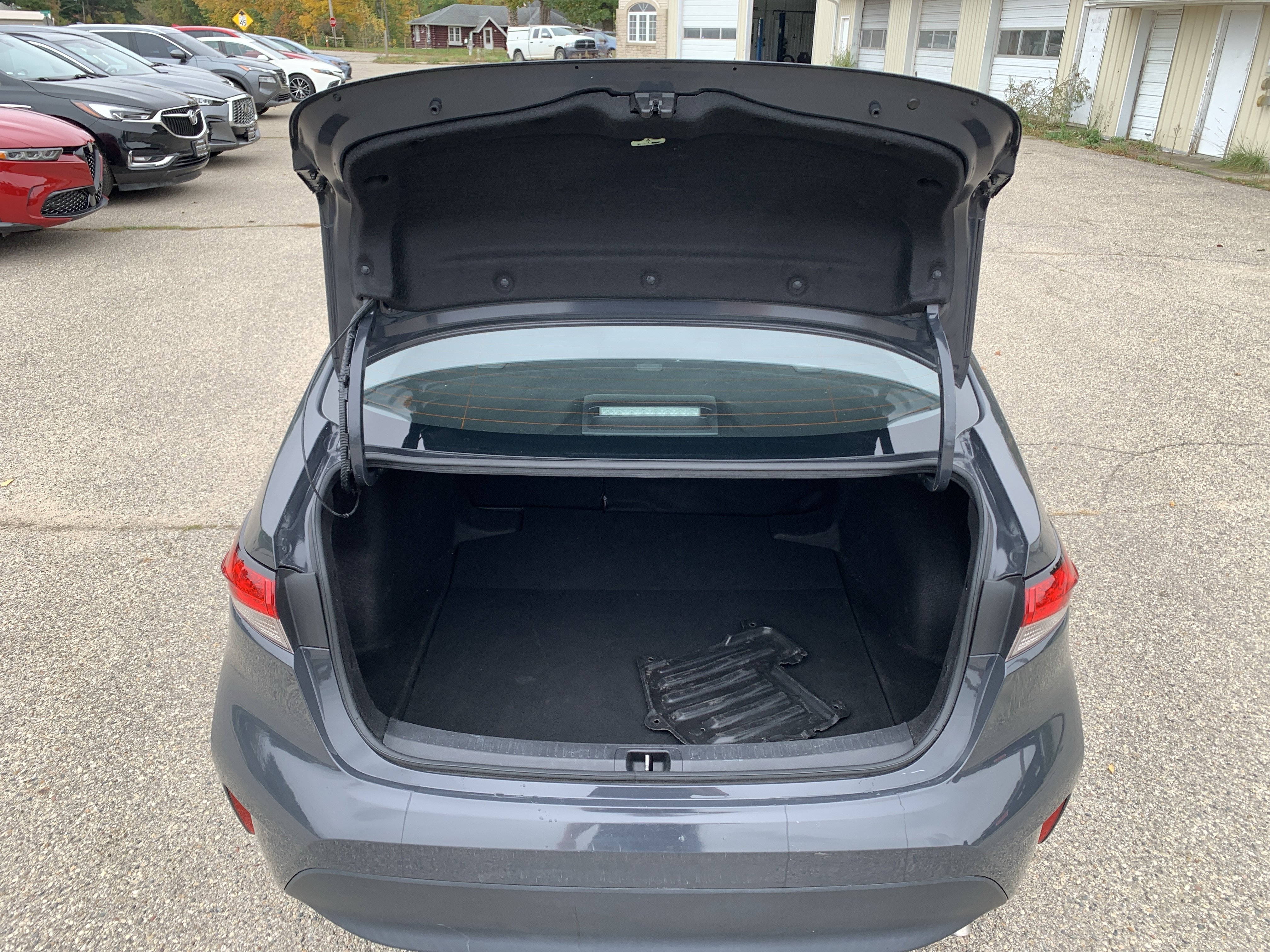 Used 2024 Toyota Corolla LE FWD image 4