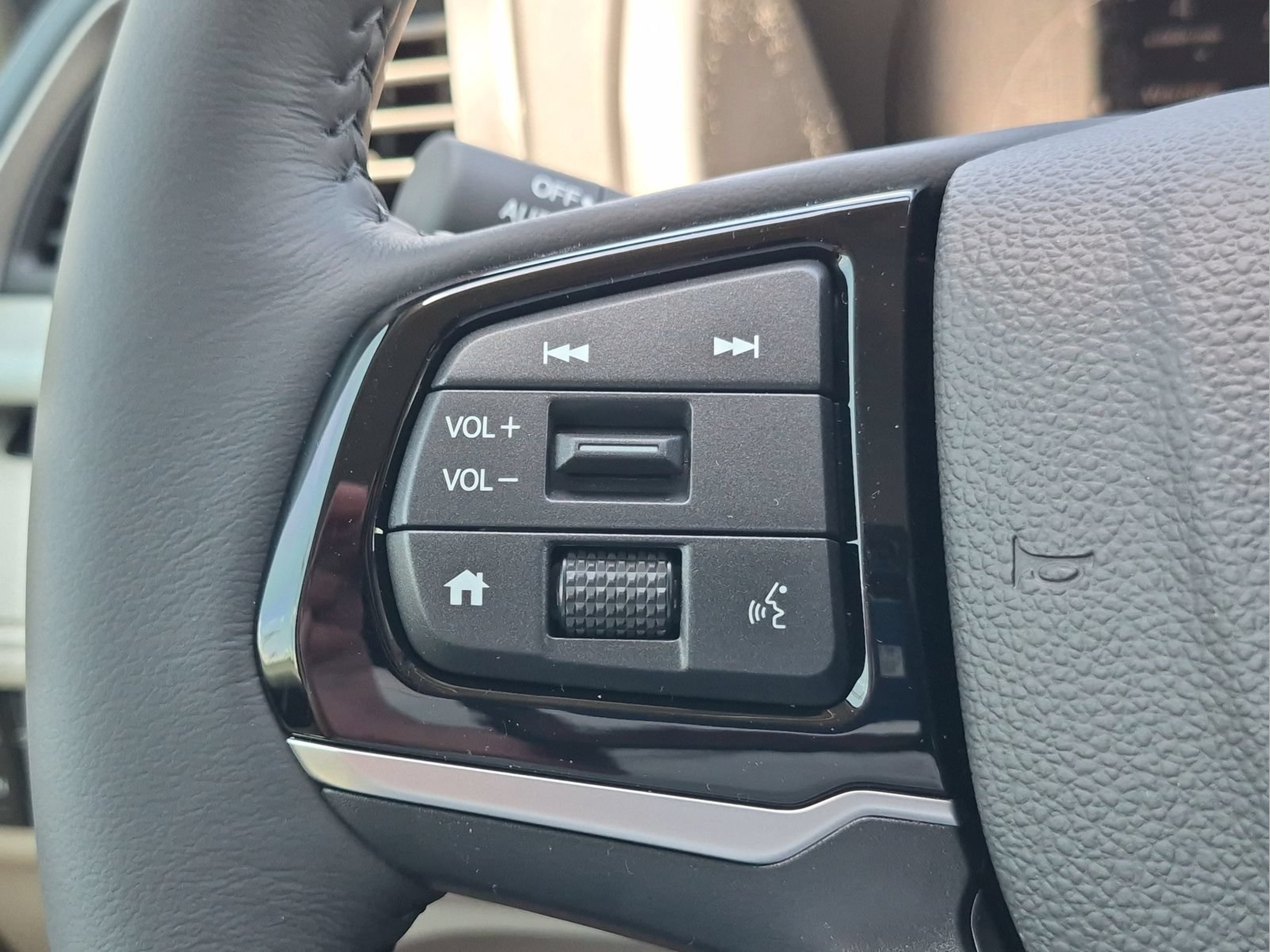 New 2026 Honda Odyssey Touring image 13