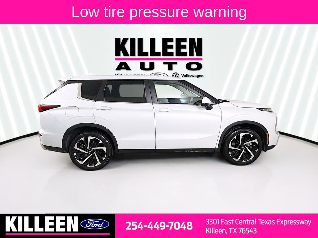 Used 2023 Mitsubishi Outlander SE image 9