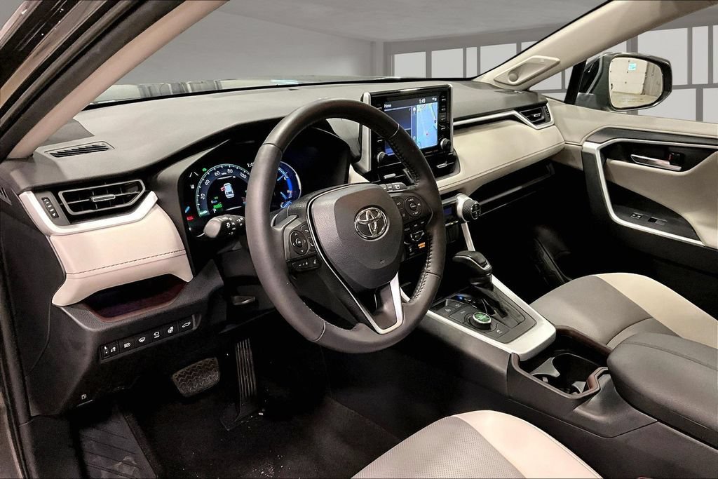 Used 2021 Toyota RAV4 Limited AWD/4WD image 17