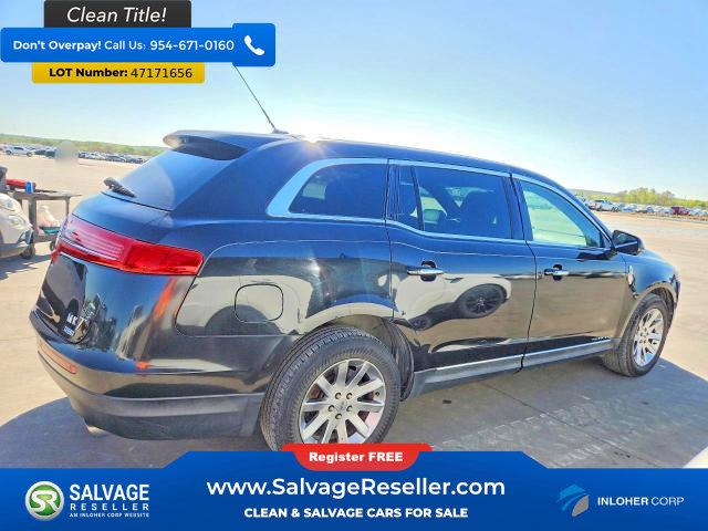 Used 2013 Lincoln MKT AWD image 4