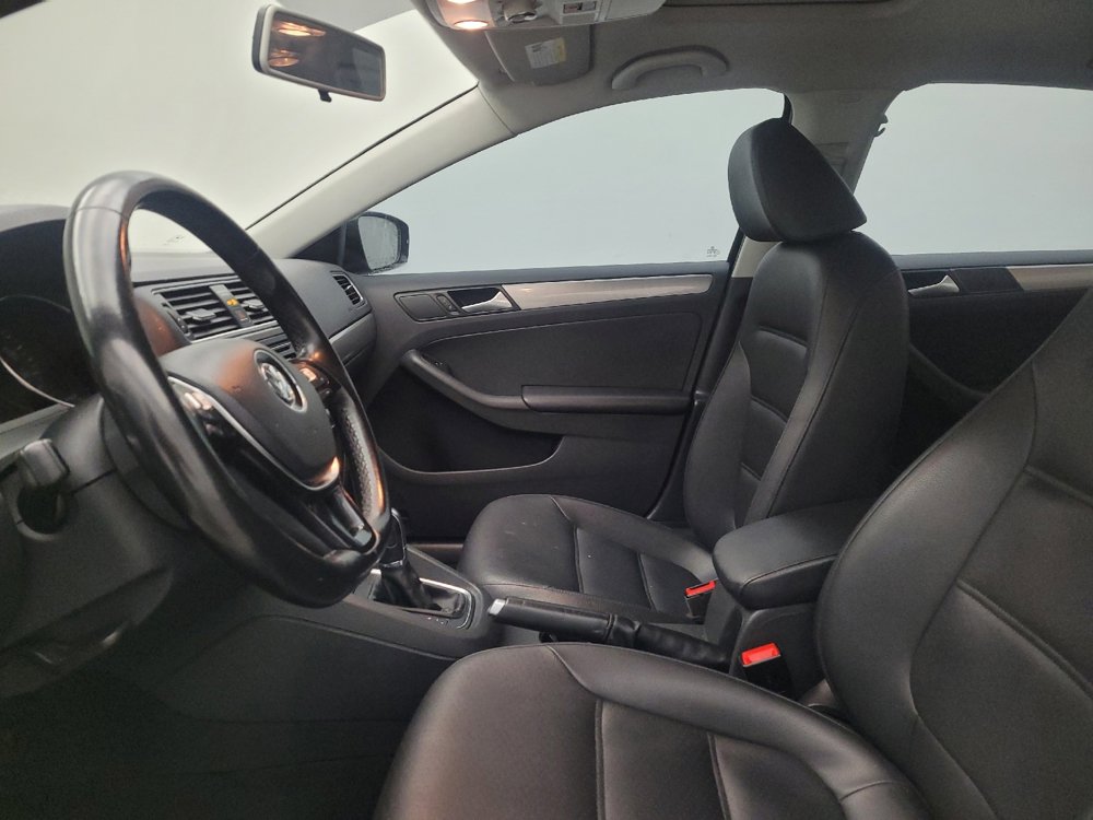 Used 2018 Volkswagen Jetta SE image 17