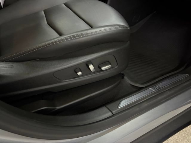 Used 2024 Cadillac XT5 Premium Luxury w/ LPO, Floor Liner Package AWD/4WD image 31