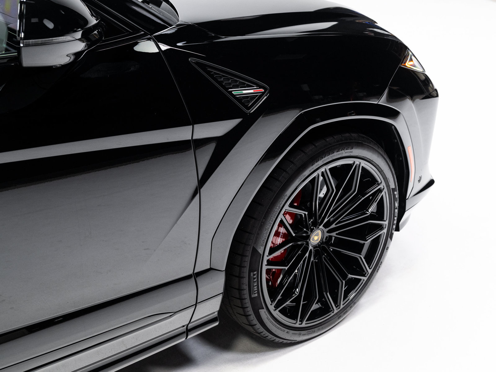 Used 2025 Lamborghini Urus SE AWD/4WD image 20