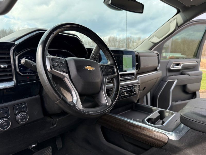 Used 2025 Chevrolet Silverado 2500 LT w/ Z71 Chrome Sport Edition AWD/4WD image 31