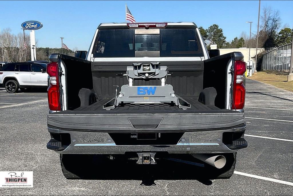 Used 2024 Chevrolet Silverado 2500 LTZ w/ LTZ Convenience Package image 17