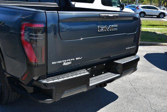 New 2025 GMC Sierra EV Denali image 18