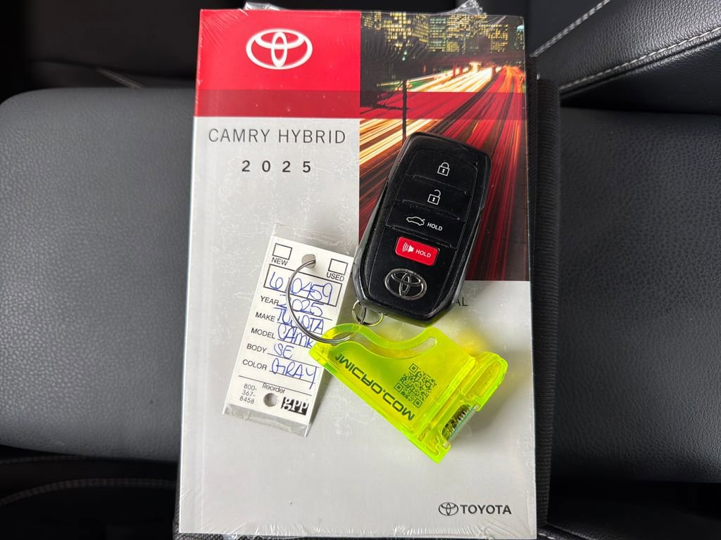 Used 2025 Toyota Camry SE FWD image 34