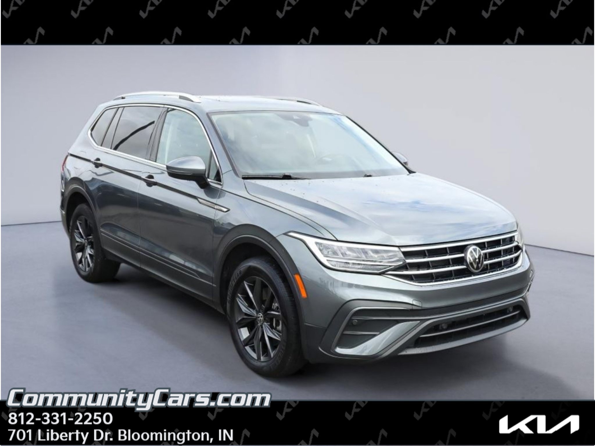 Used 2022 Volkswagen Tiguan SE AWD/4WD image 1