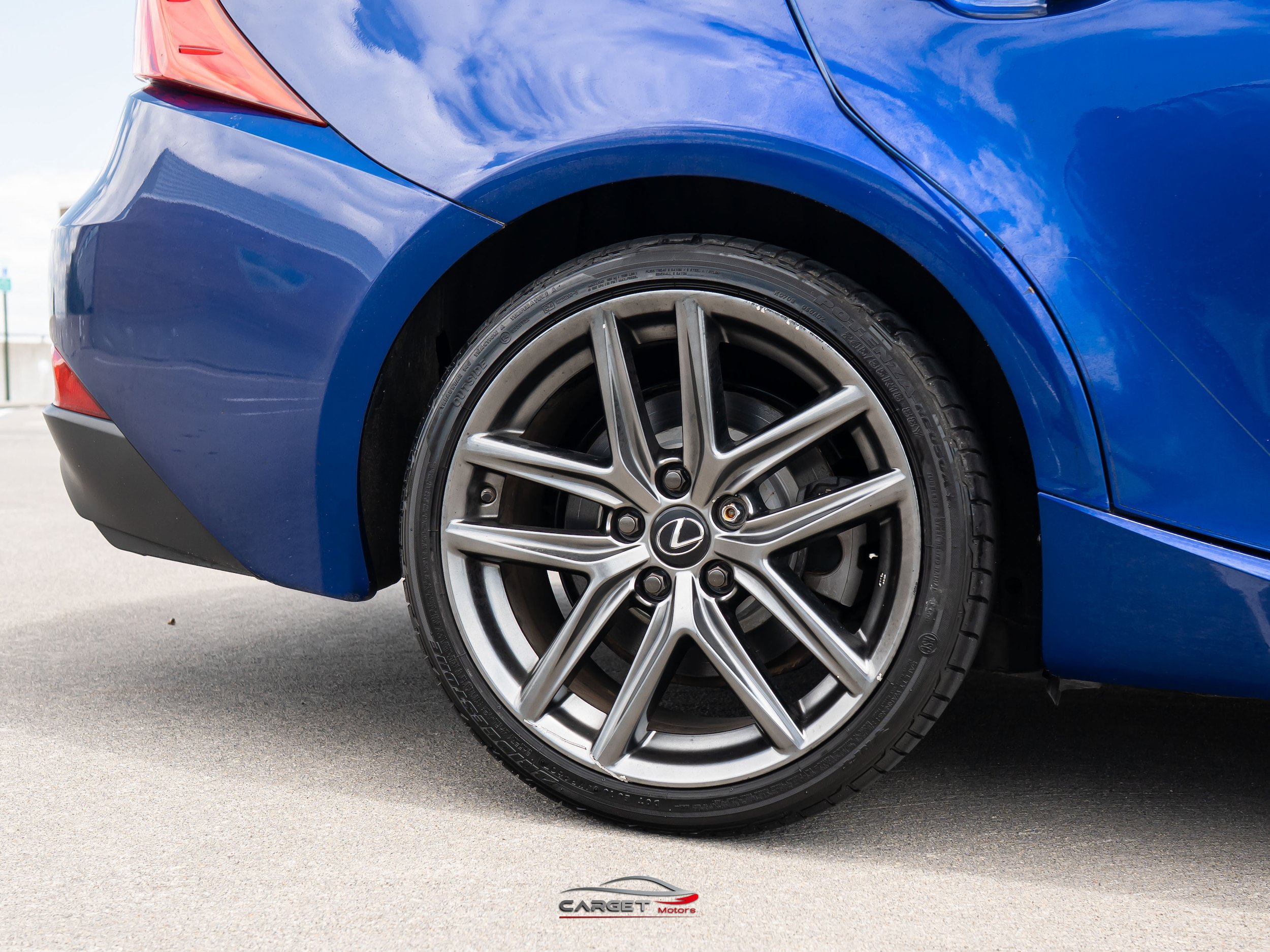 Used 2019 Lexus IS 300 F Sport w/ F Sport Package AWD/4WD image 11