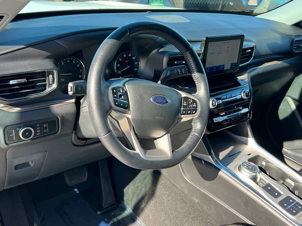 Used 2023 Ford Explorer Limited w/ Equipment Group 301A image 25