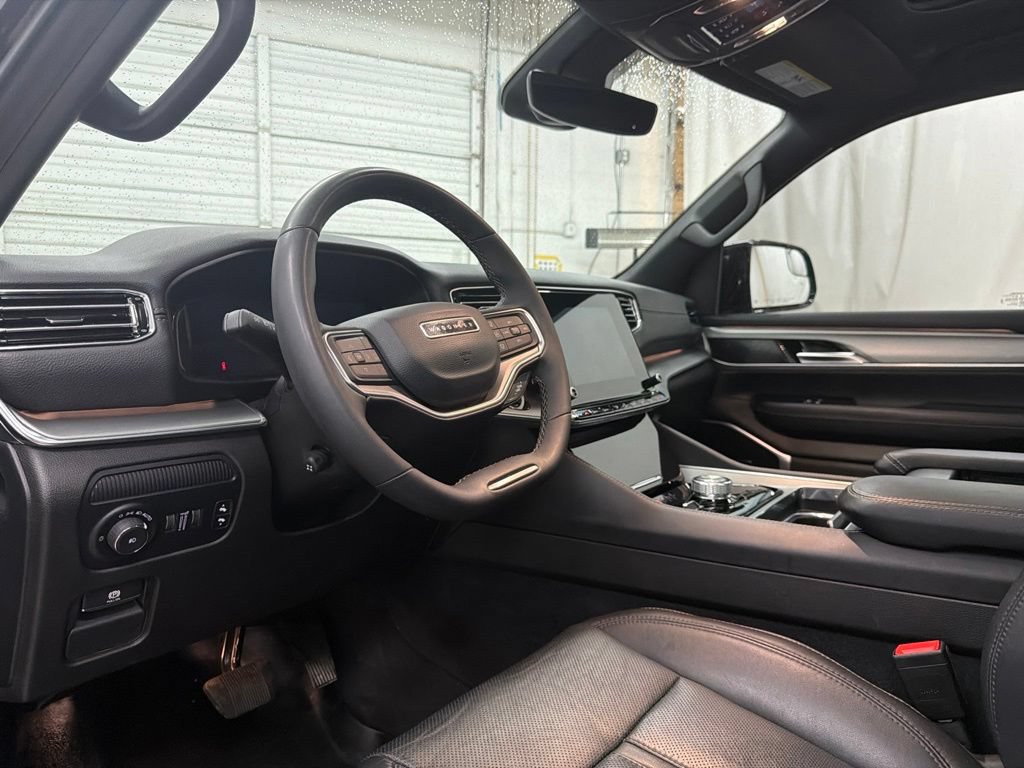 Used 2023 Jeep Wagoneer Series II AWD/4WD image 13