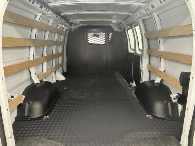 Used 2024 Chevrolet Express 2500 w/ Driver Convenience Package image 7