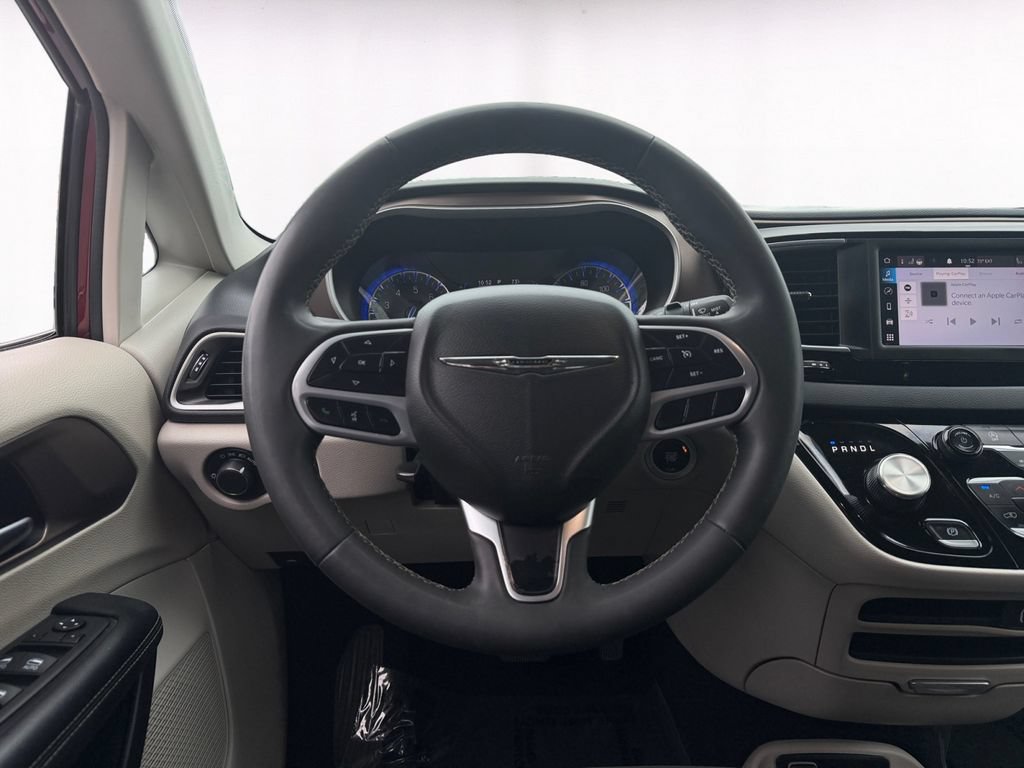 Used 2023 Chrysler Voyager LX FWD image 12