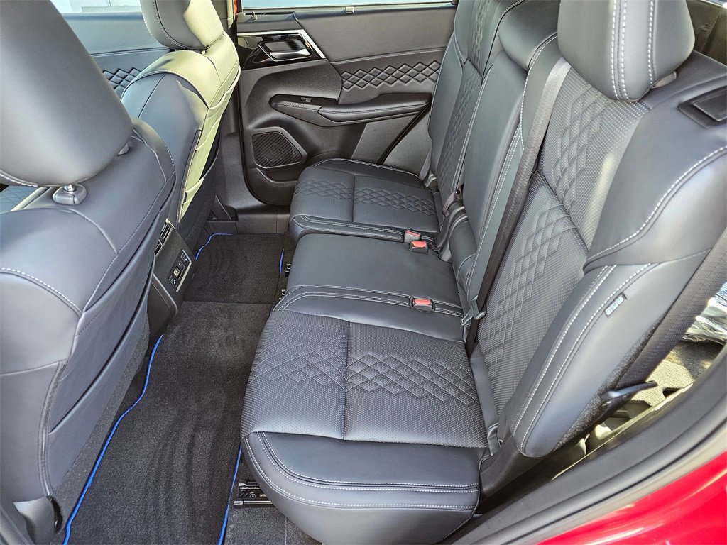 New 2025 Mitsubishi Outlander SEL Black Edition image 5