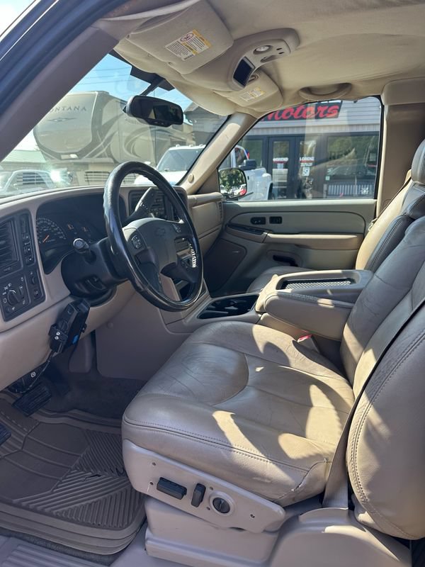 Used 2006 Chevrolet Silverado 2500 LT w/ Heavy-Duty Power Package AWD/4WD image 8