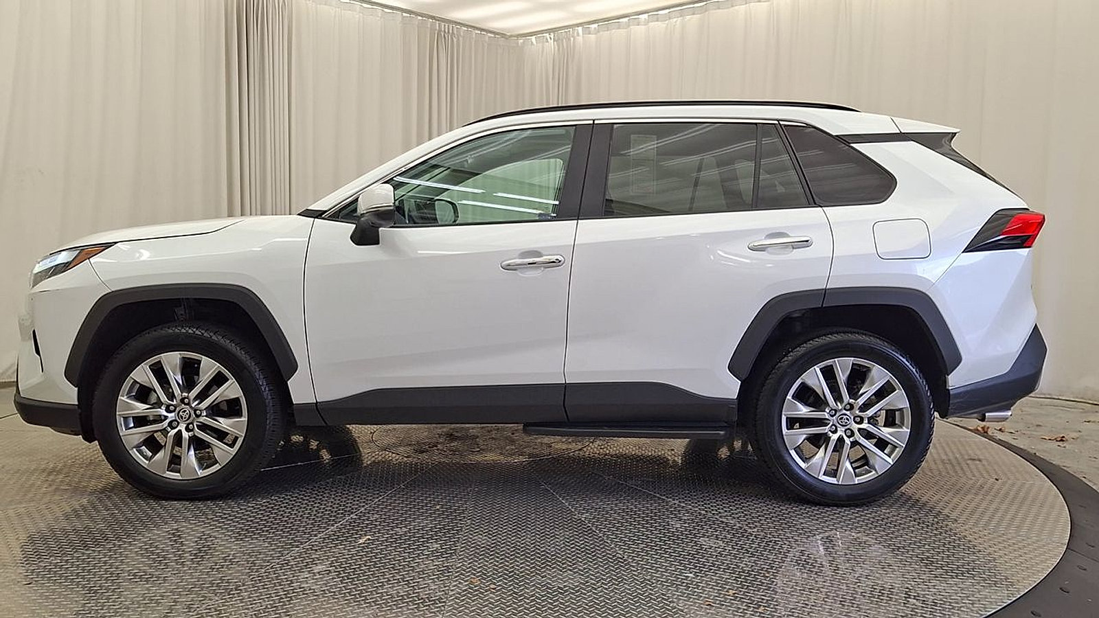 Certified 2024 Toyota RAV4 Limited w/ Advanced Technology Package AWD/4WD image 12