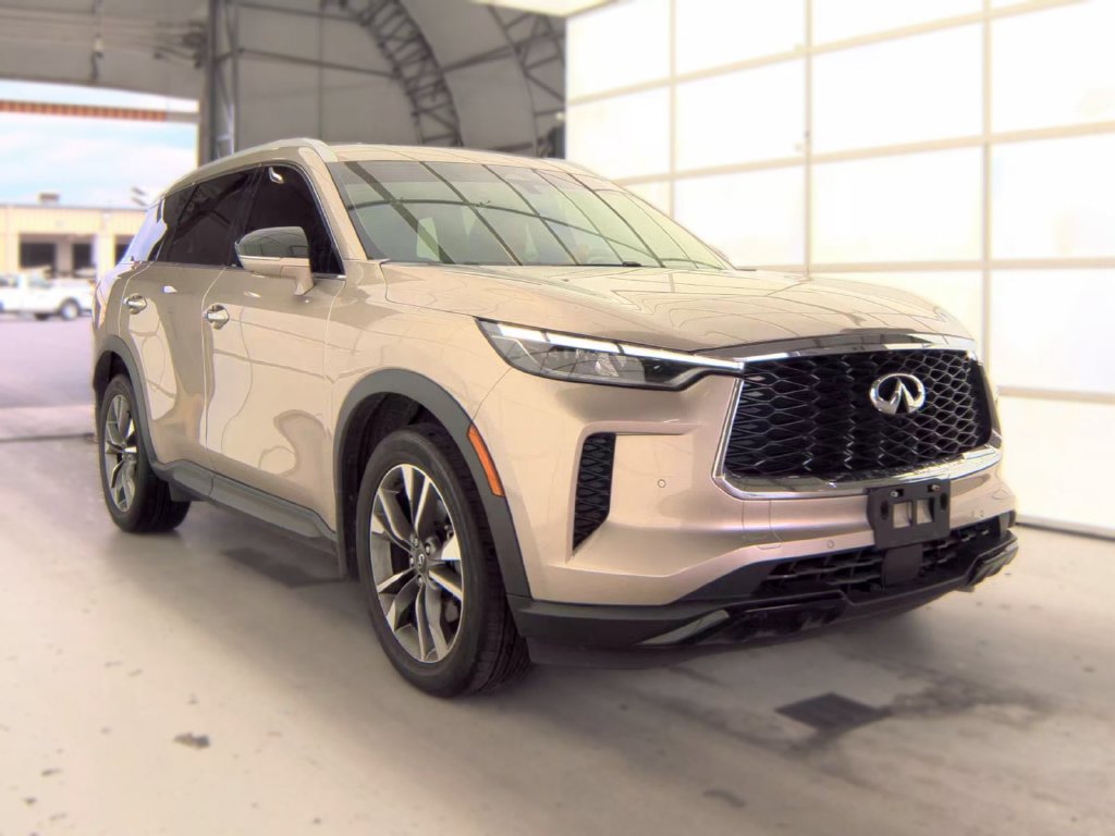 Used 2023 INFINITI QX60 Luxe w/ Performance Audio Package AWD/4WD image 3