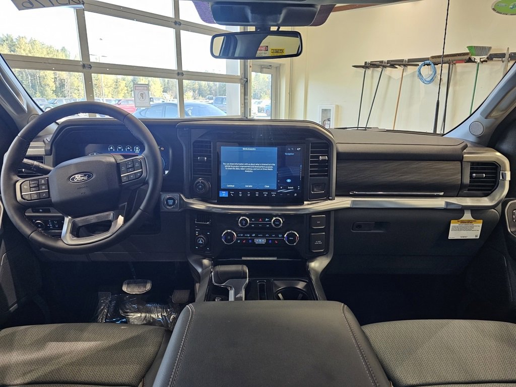 New 2025 Ford F150 Lariat w/ Equipment Group 502A High image 32